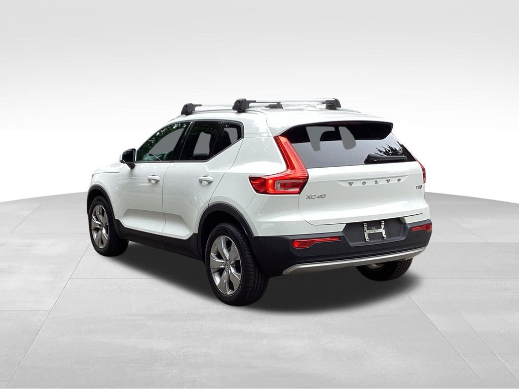 Used 2020 Volvo XC40 T5 Momentum image 8