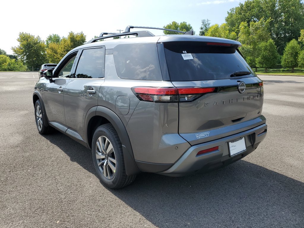 New 2026 Nissan Pathfinder SL FWD image 3