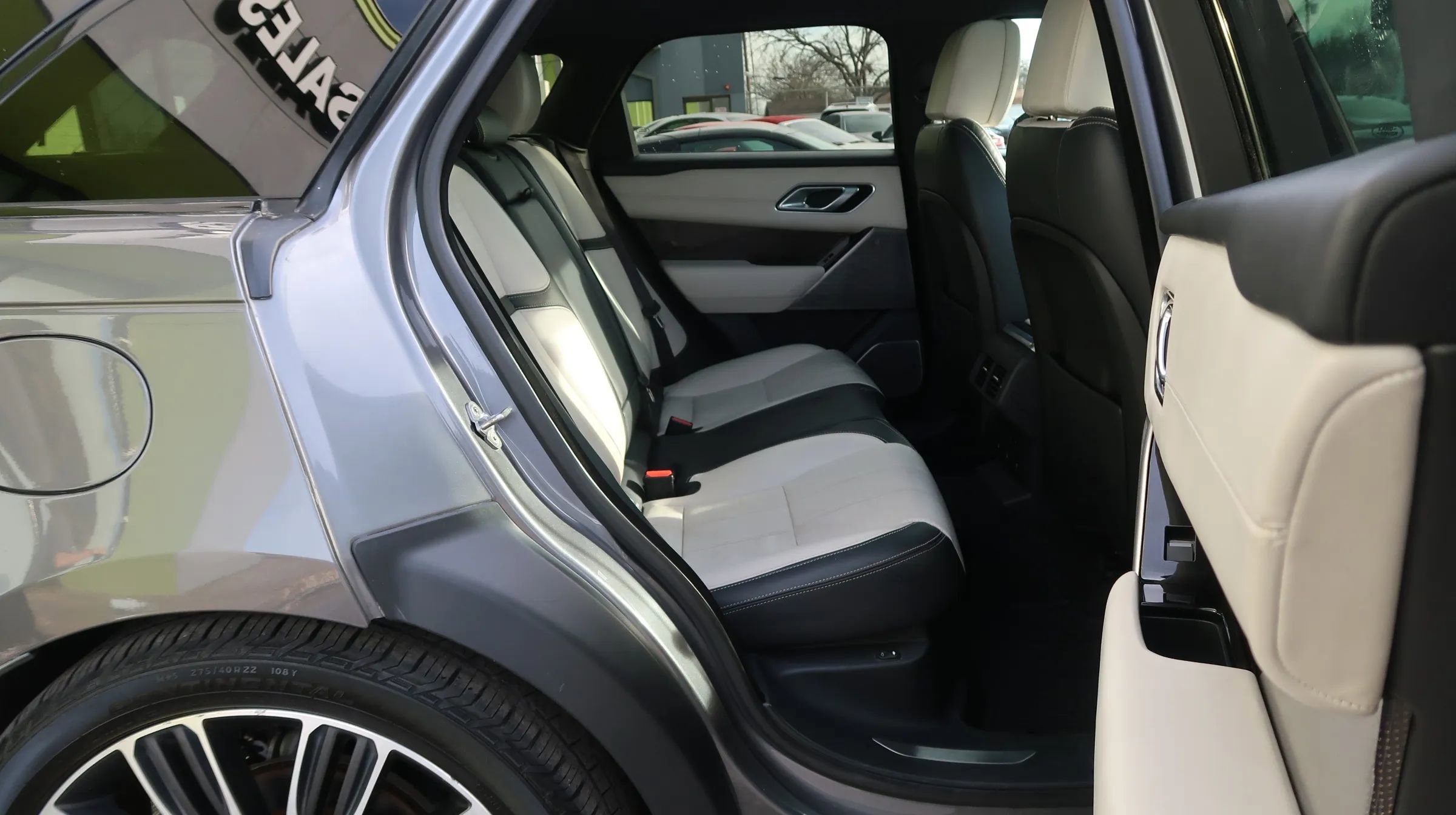 Used 2018 Land Rover Range Rover Velar image 21