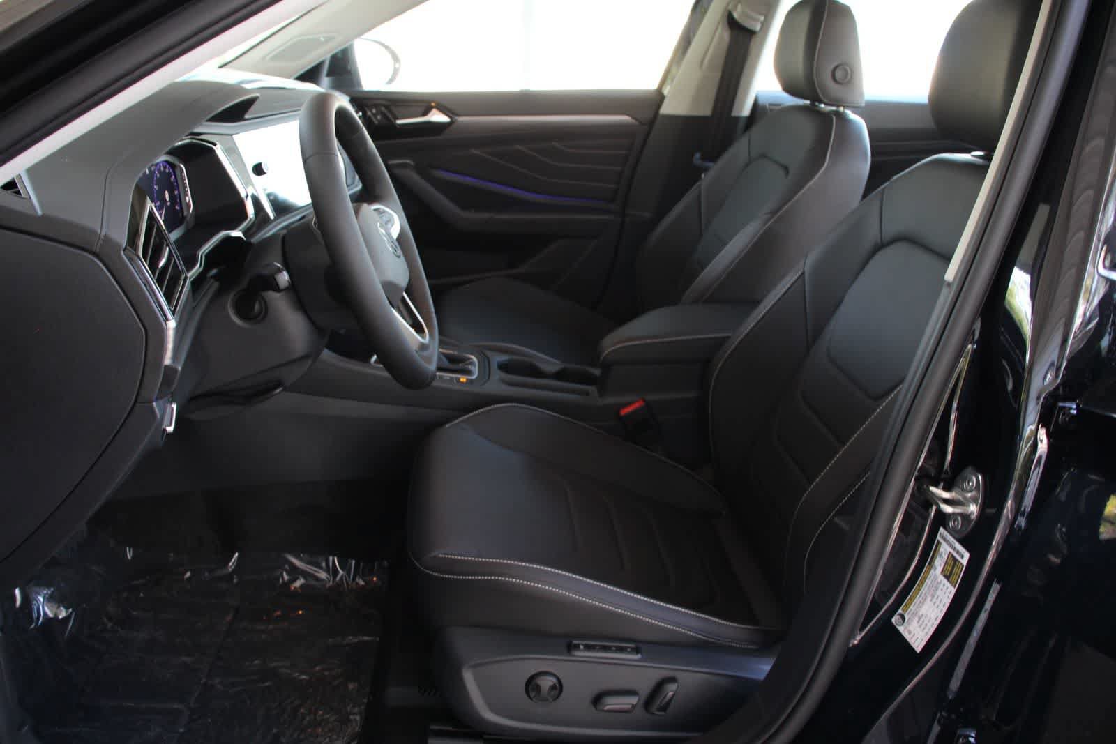 Used 2024 Volkswagen Jetta SEL FWD image 13