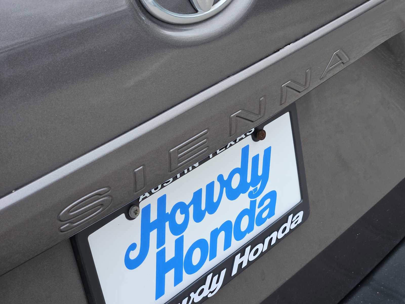 Used 2014 Toyota Sienna LE image 11