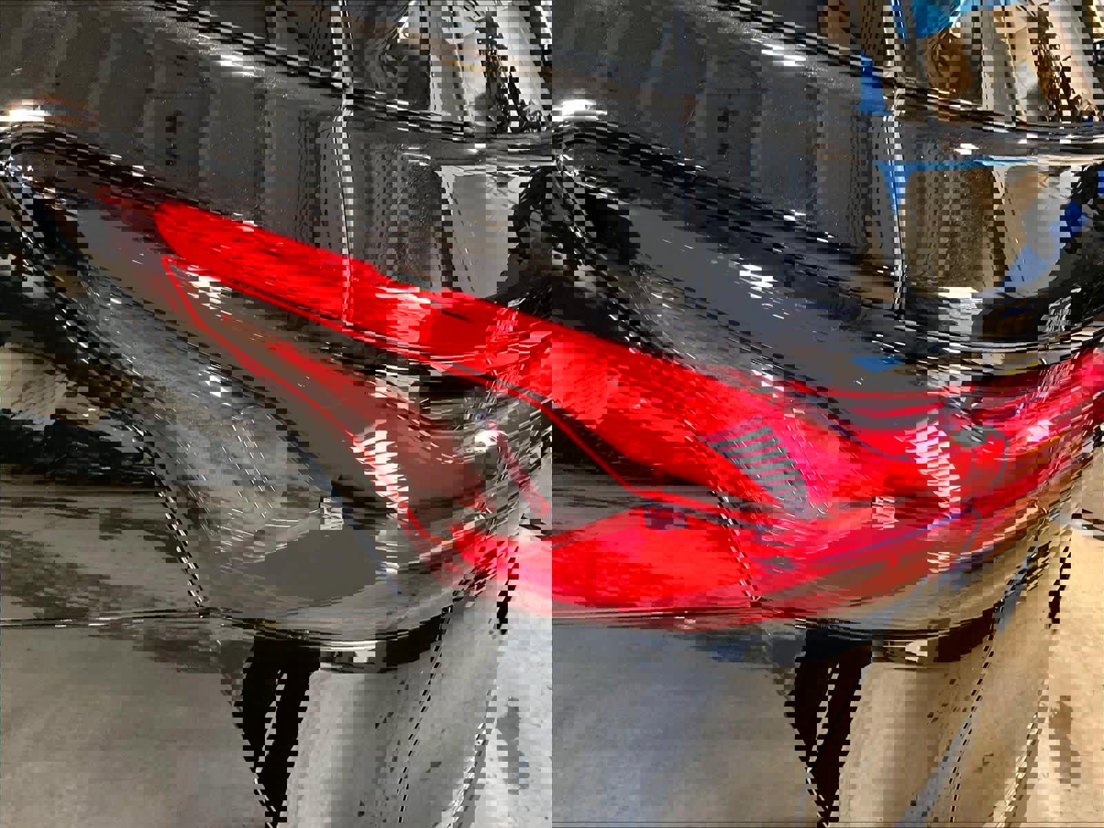 Used 2023 Chevrolet Traverse LT image 35