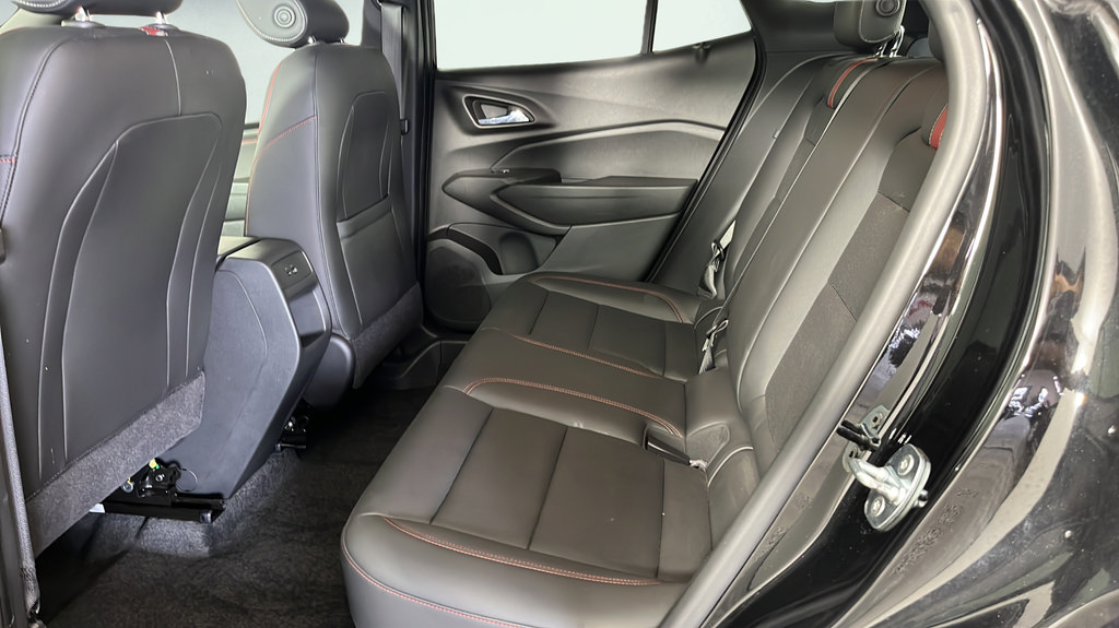 Used 2024 Chevrolet Trax RS w/ Sunroof Package FWD image 26