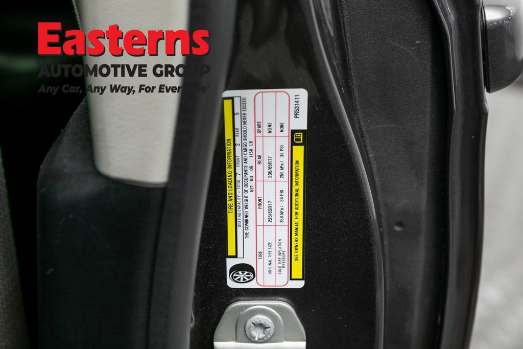 Used 2023 Chrysler Pacifica Touring-L FWD image 37