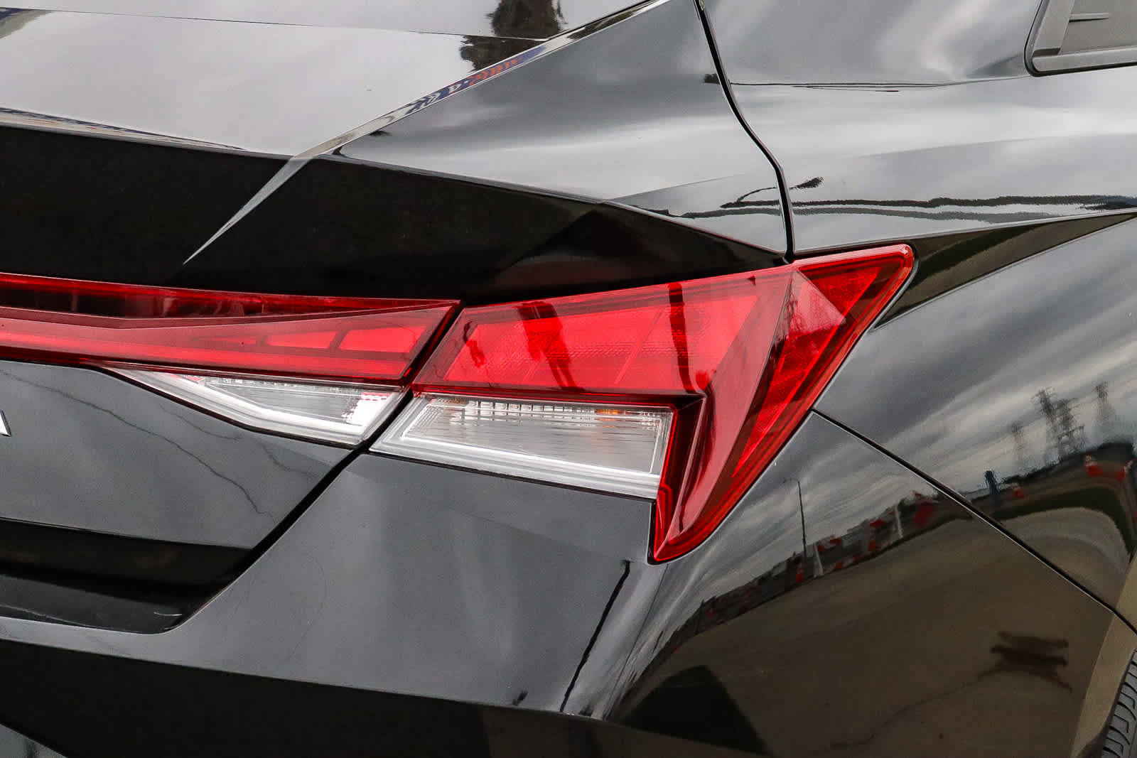 Used 2023 Hyundai Elantra SEL FWD image 11