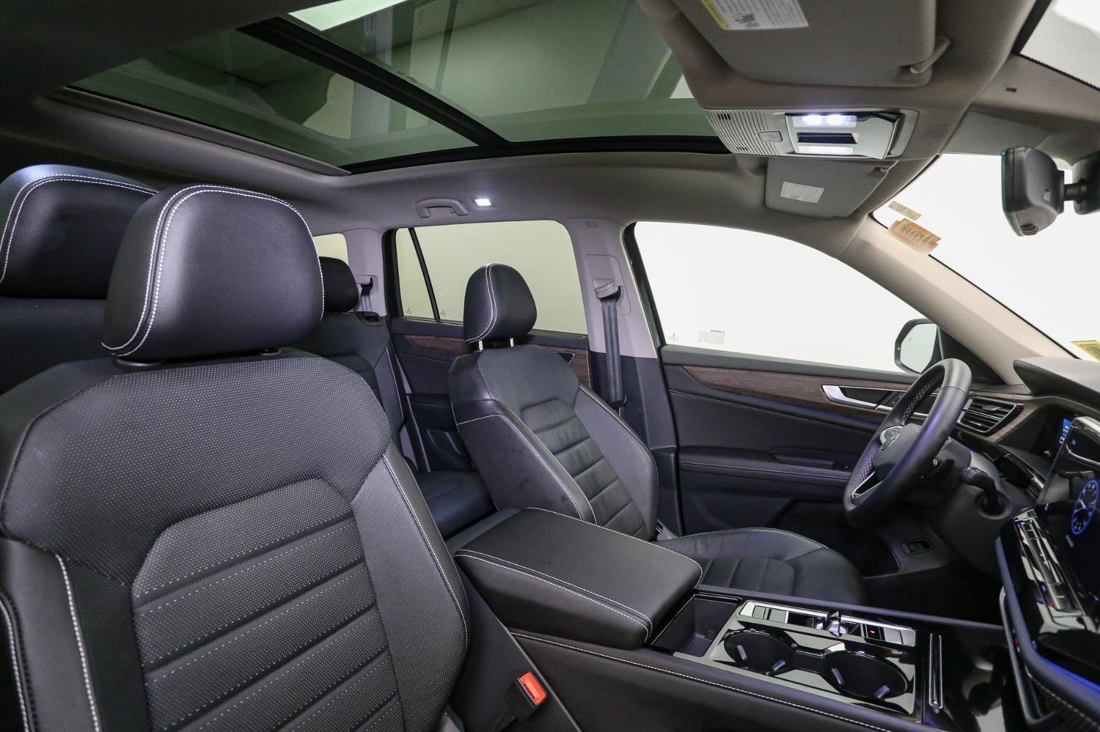 Certified 2025 Volkswagen Atlas SEL image 21