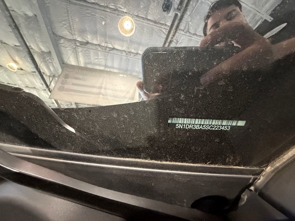 Used 2025 Nissan Pathfinder SV image 20