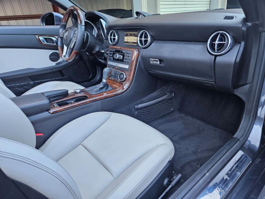 Used 2013 Mercedes-Benz SLK 250 image 6