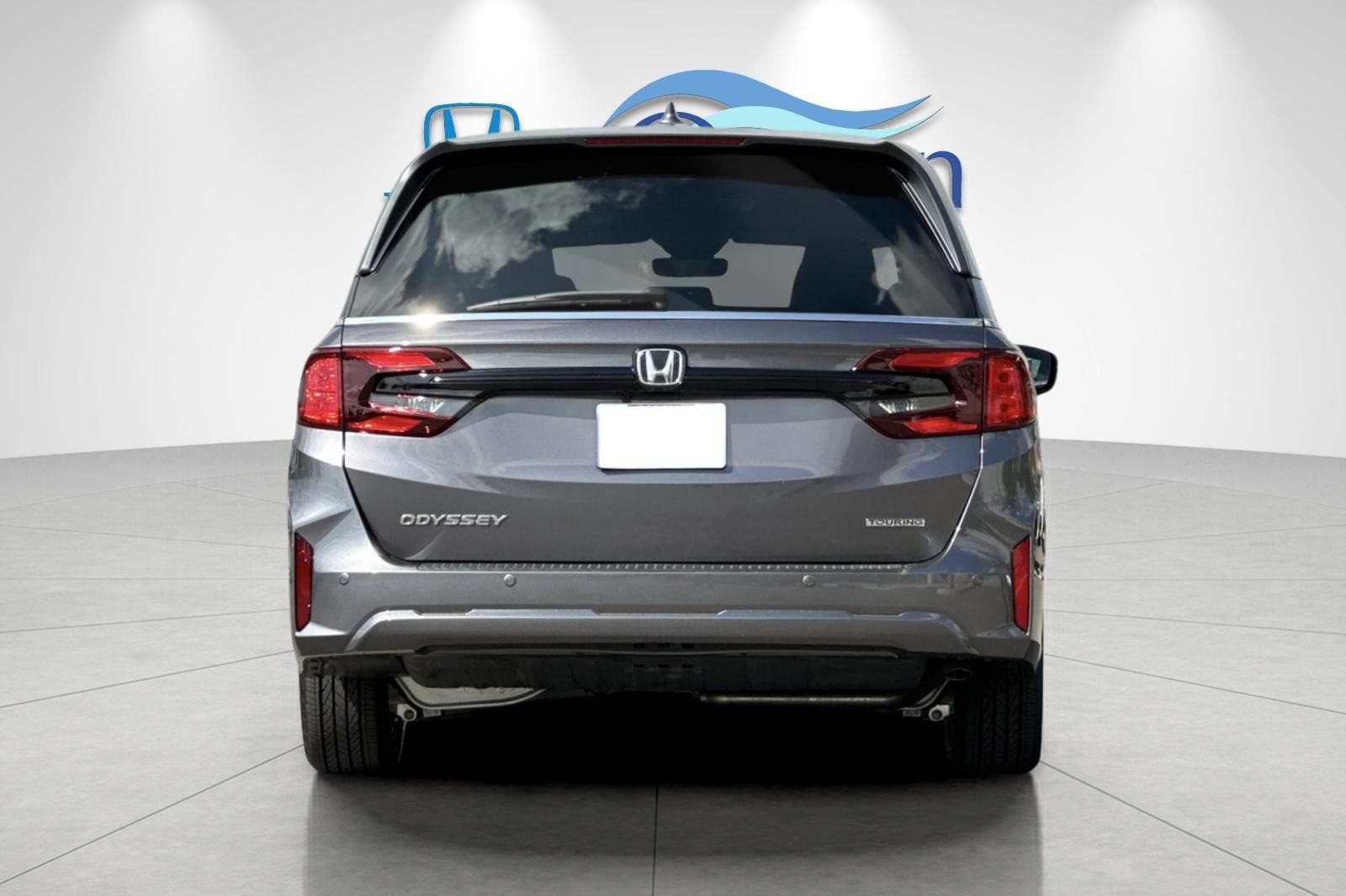 New 2026 Honda Odyssey Touring image 4
