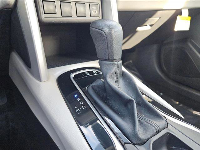 Used 2025 Toyota Corolla Cross L image 12