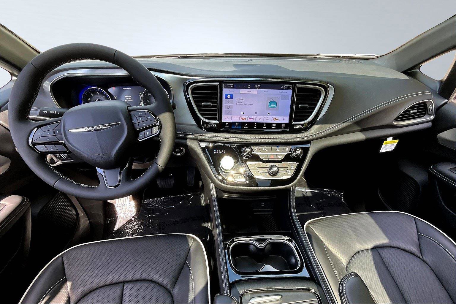 New 2026 Chrysler Pacifica Limited w/ S Appearance Package image 5
