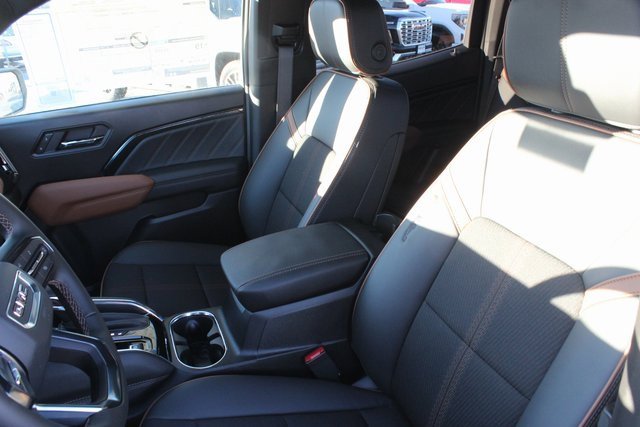 New 2025 GMC Canyon AT4 image 2