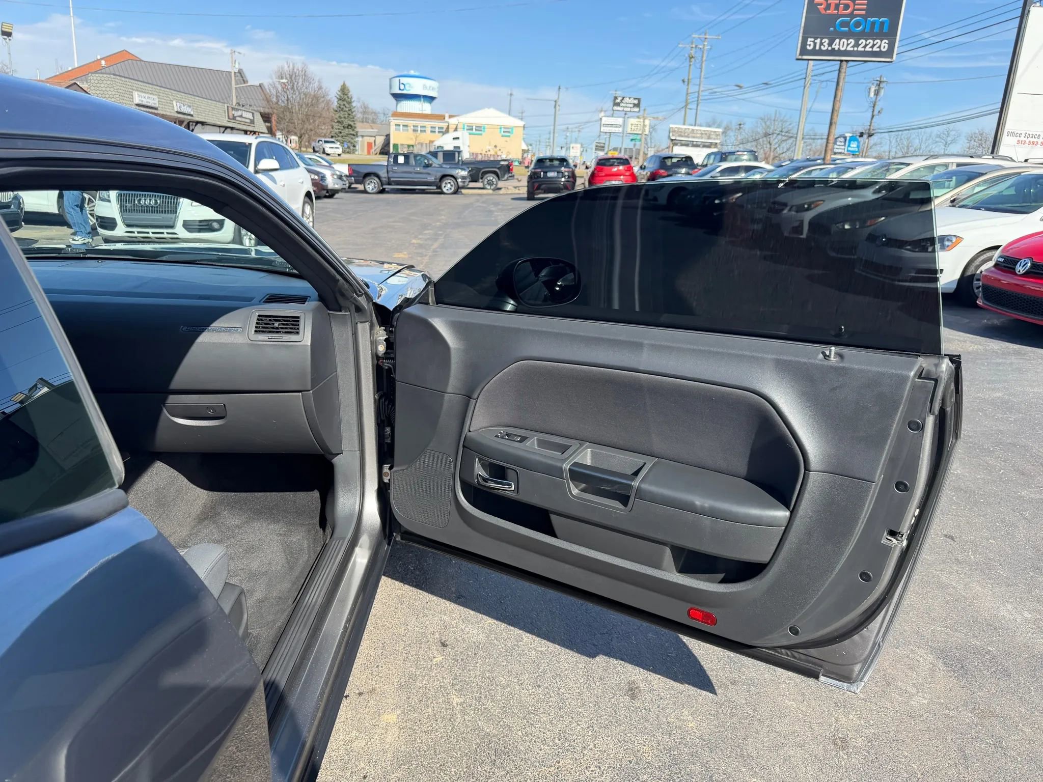 Used 2011 Dodge Challenger image 30