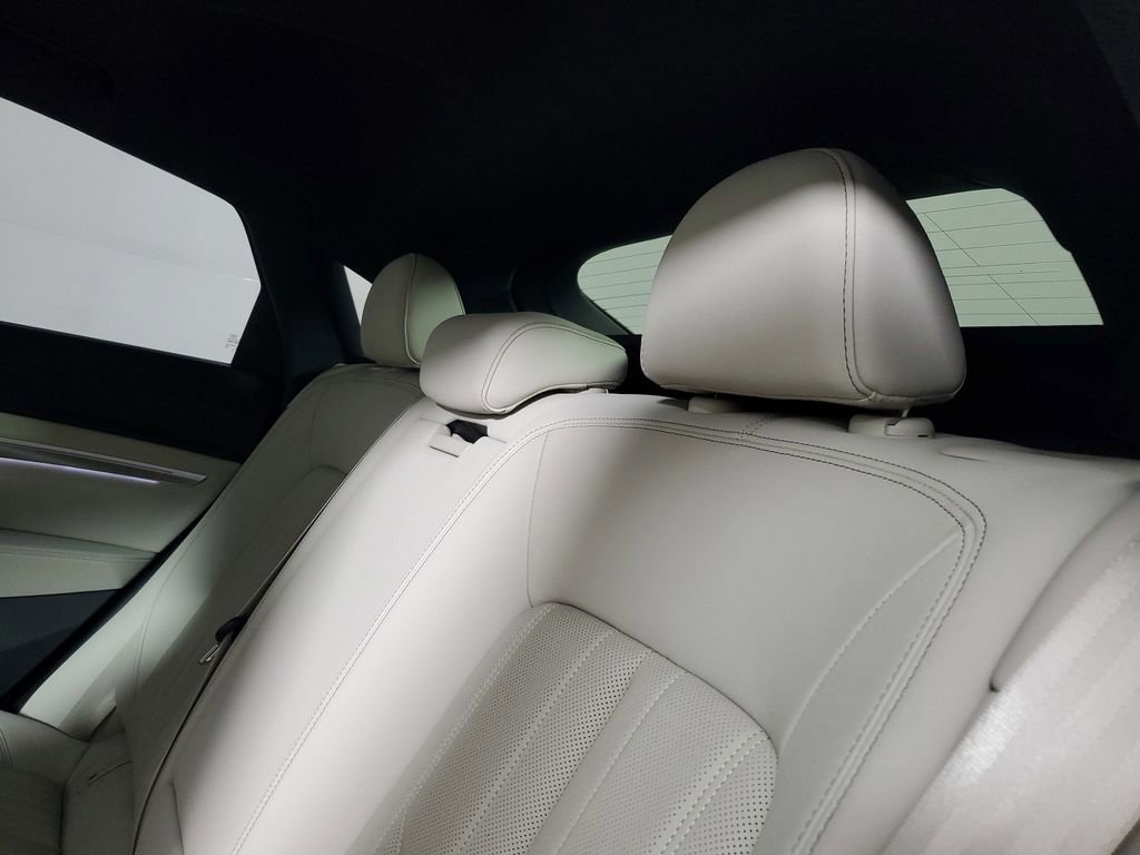 Used 2024 Audi Q8 e-tron Premium Plus w/ Premium Plus Package image 12