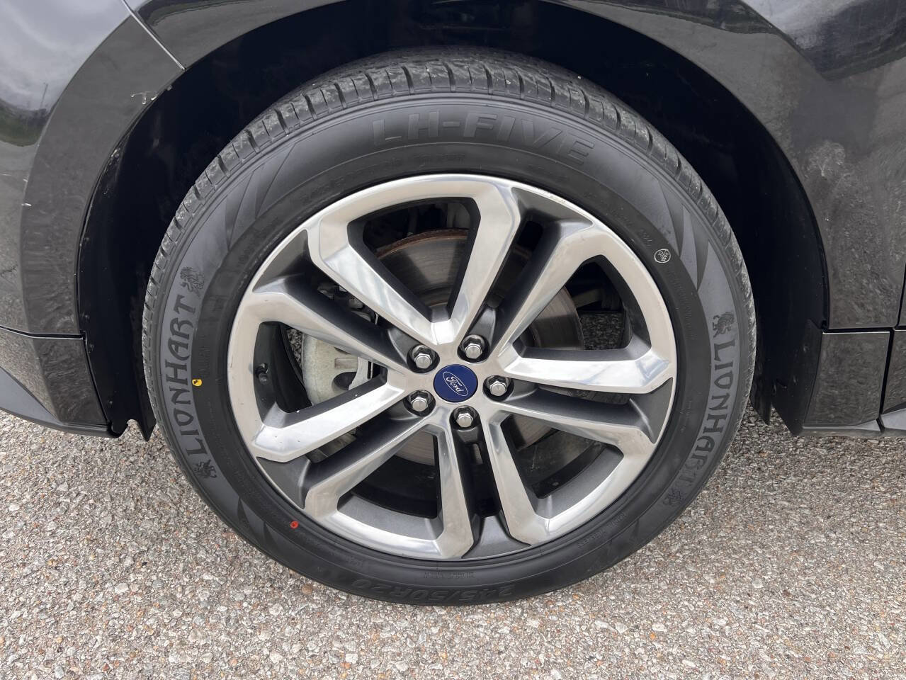 Used 2017 Ford Edge Sport w/ Technology Package image 22