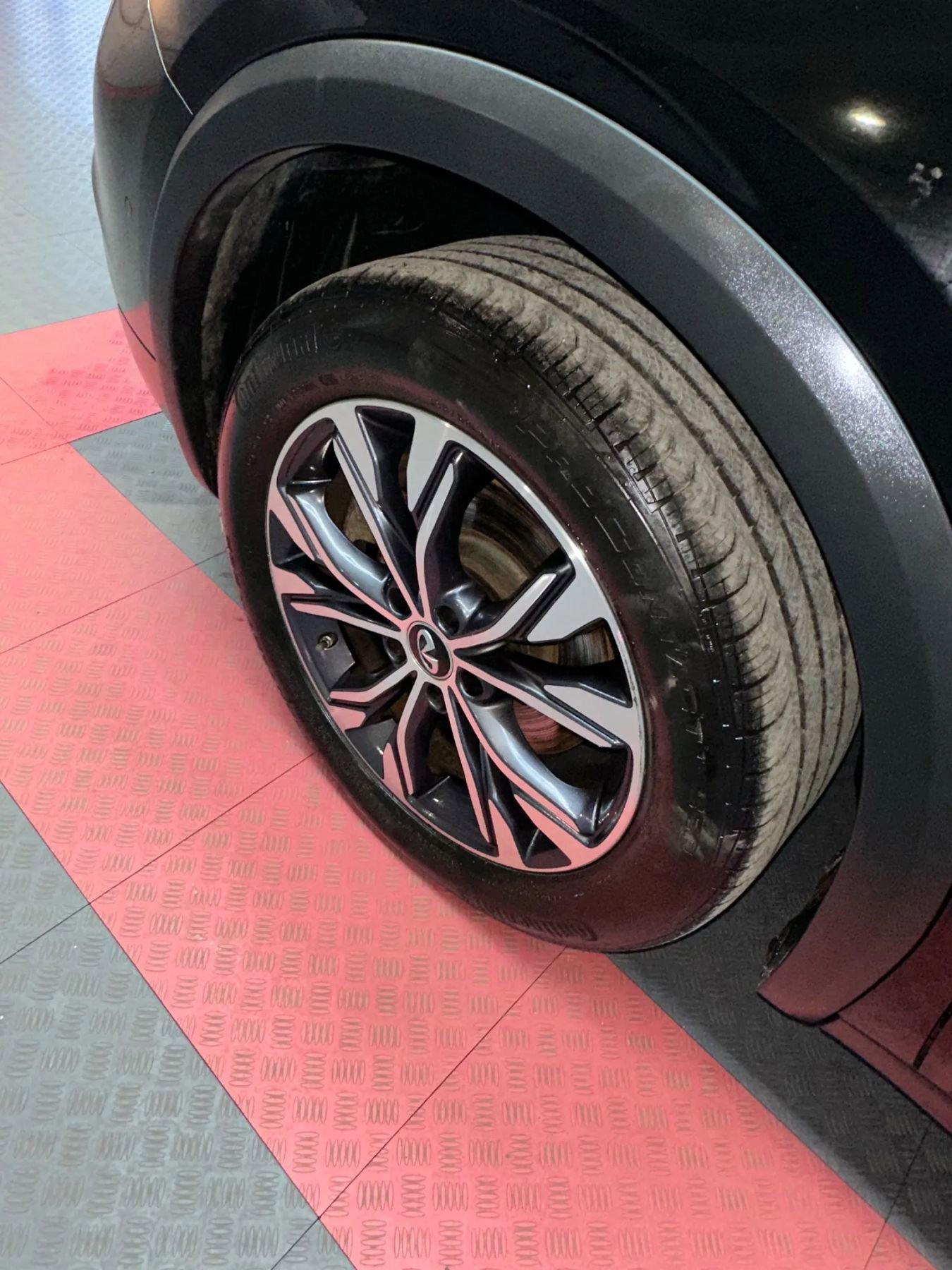 Used 2017 INFINITI QX30 Premium w/ Navigation Package image 44