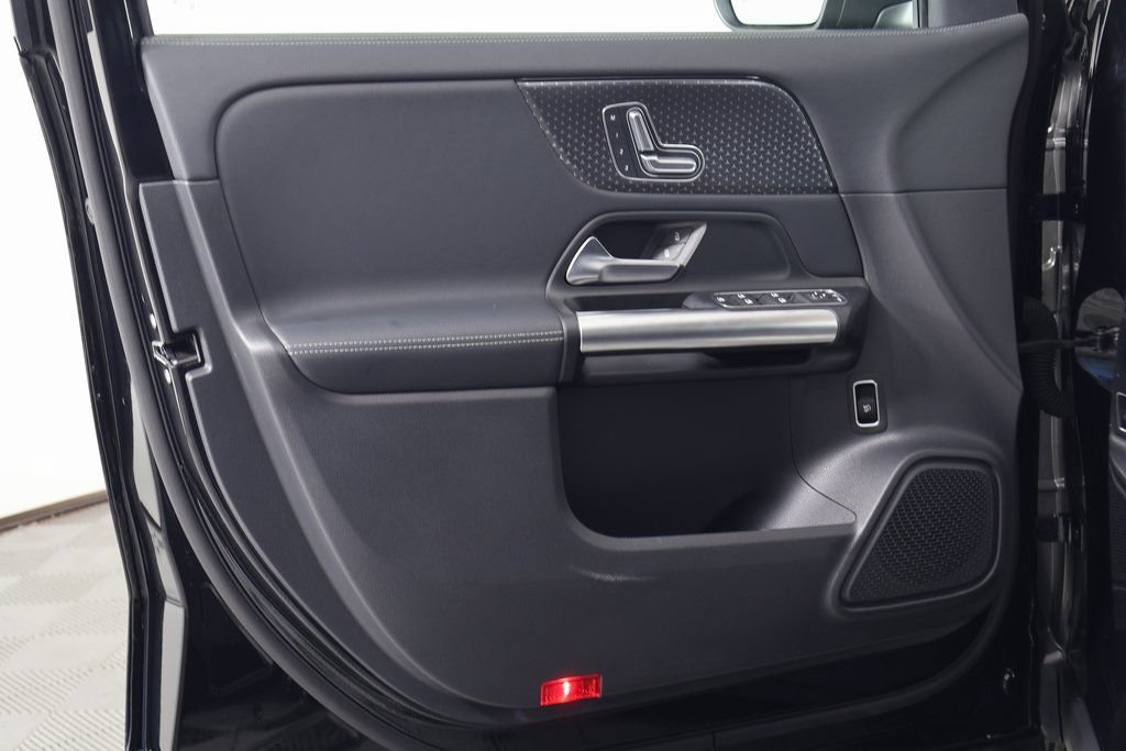 Used 2025 Mercedes-Benz GLA 250 image 12