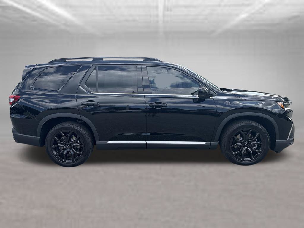 Used 2025 Honda Pilot Touring image 5