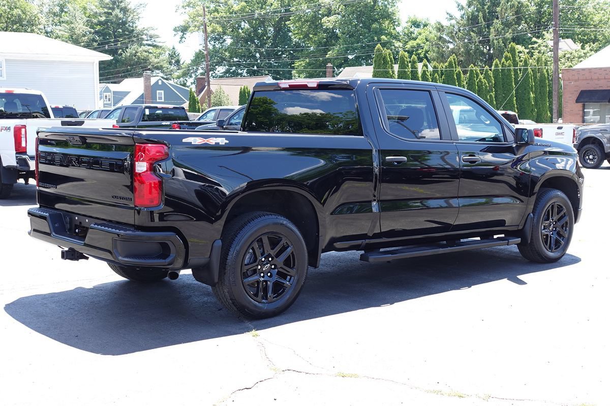 Used 2024 Chevrolet Silverado 1500 Custom AWD/4WD image 3
