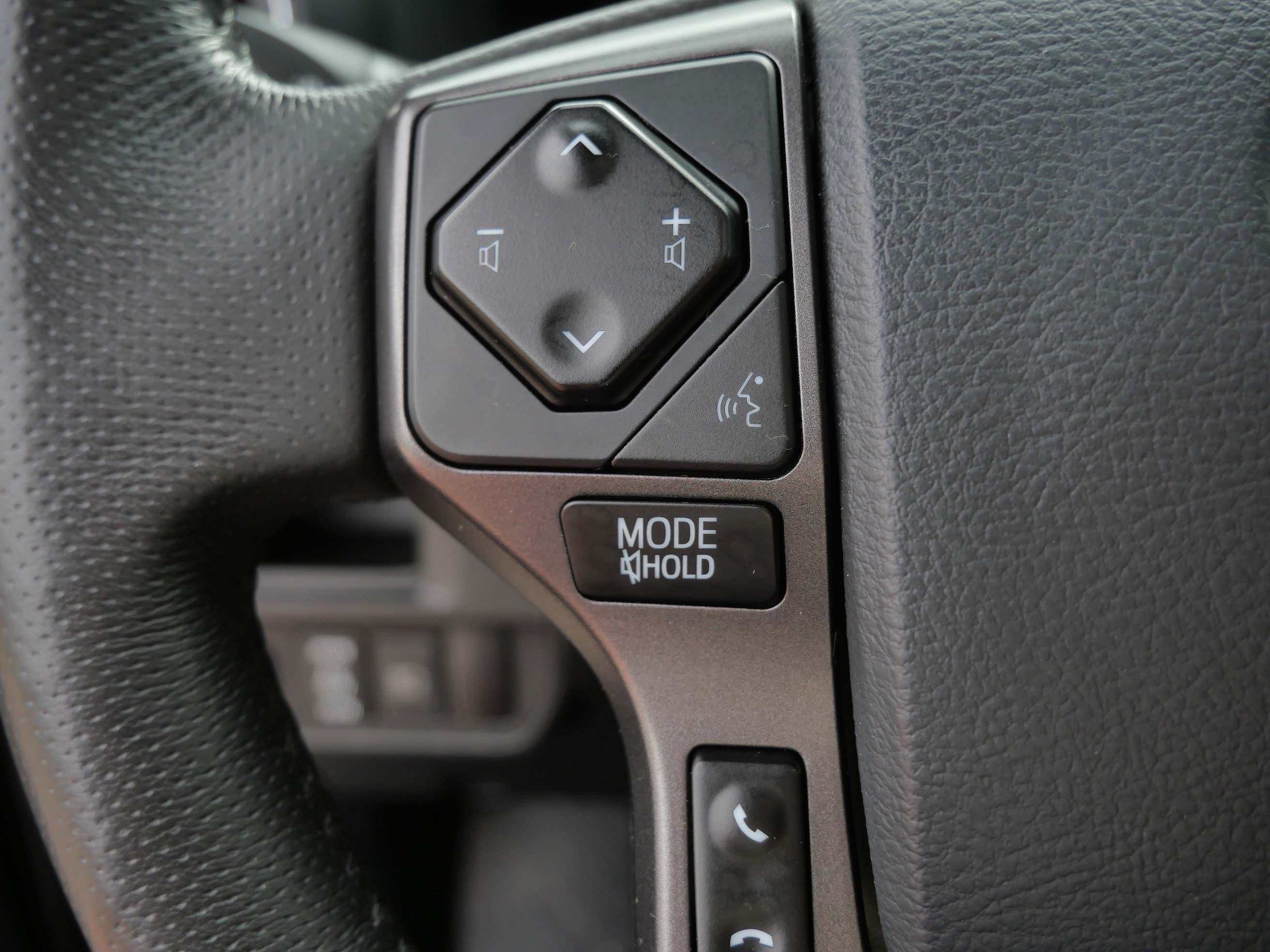 Certified 2018 Toyota Tacoma TRD Off-Road AWD/4WD image 27