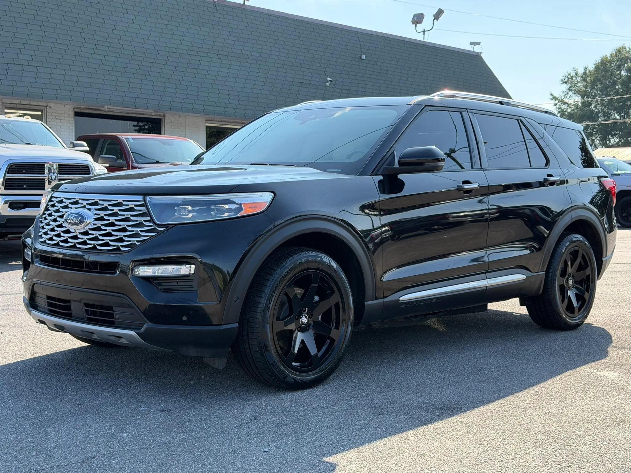 Used 2021 Ford Explorer Platinum w/ Equipment Group 601A AWD/4WD image 9