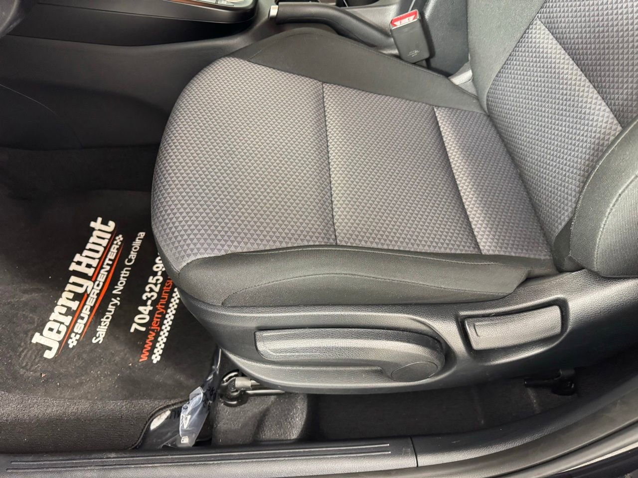 Used 2025 Kia Soul LX w/ LX Technology Package image 12