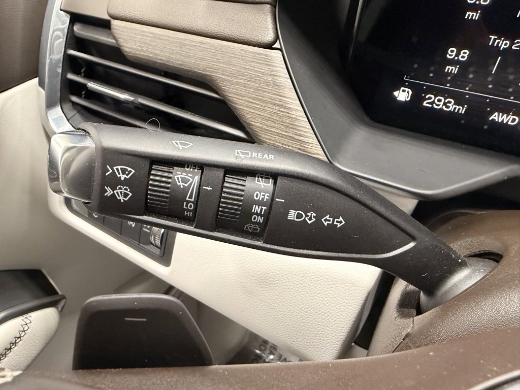 Used 2024 GMC Acadia Denali image 43