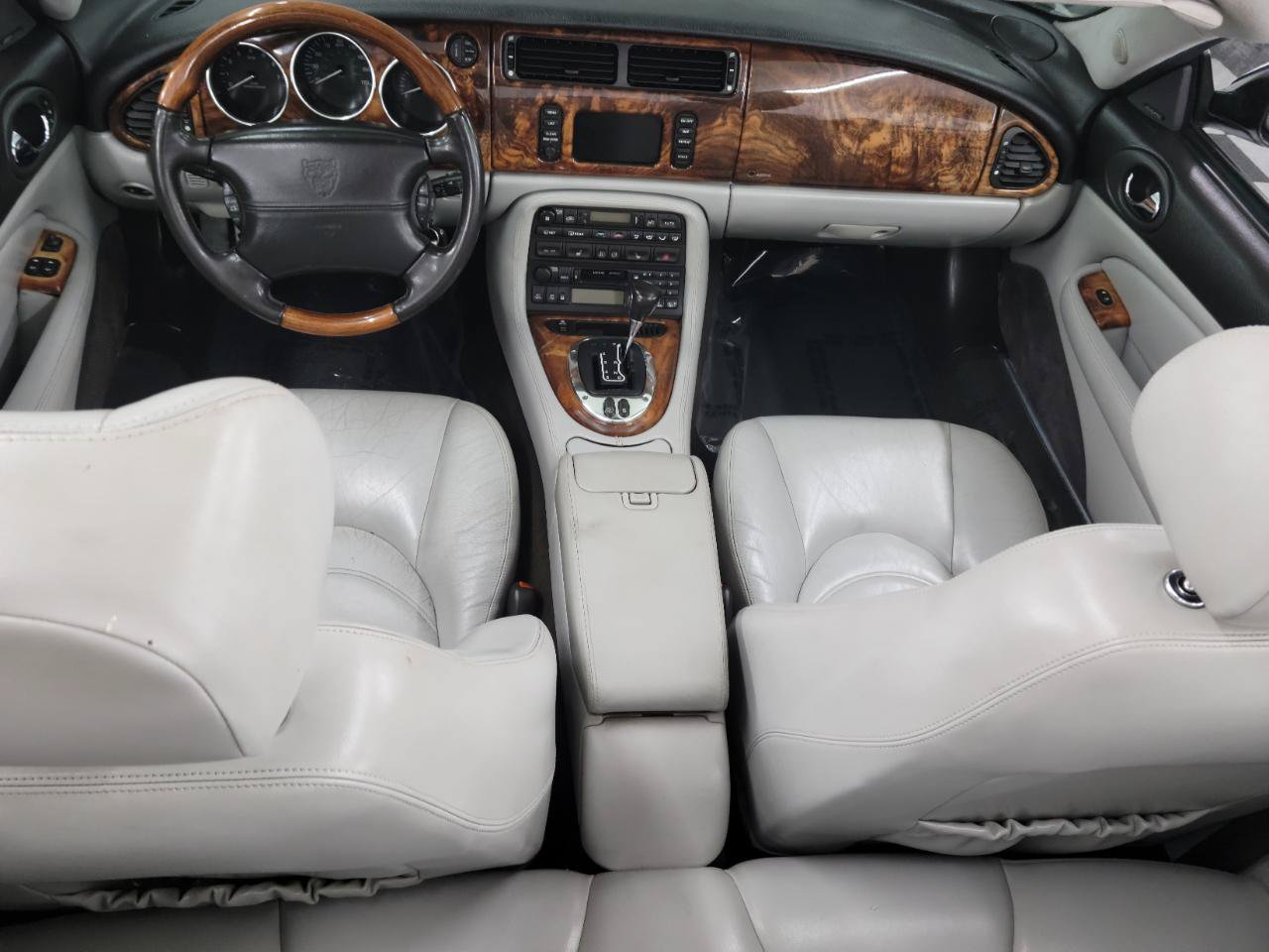 Used 2005 Jaguar XK8 Convertible RWD image 15
