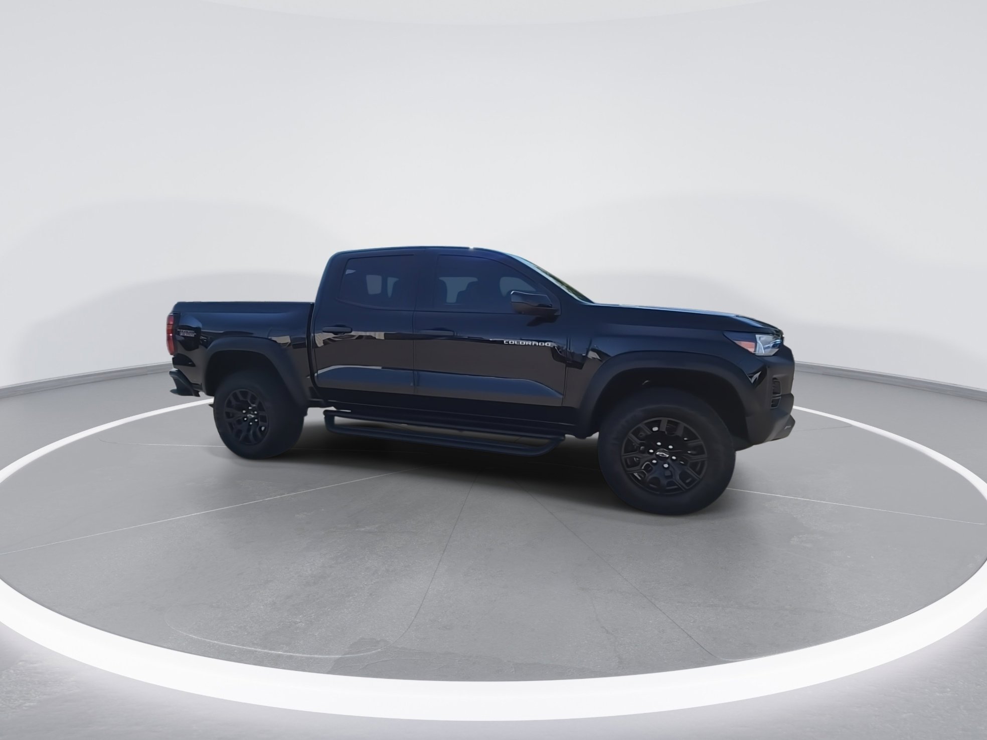 Used 2024 Chevrolet Colorado Trail Boss w/ Technology Package AWD/4WD image 6