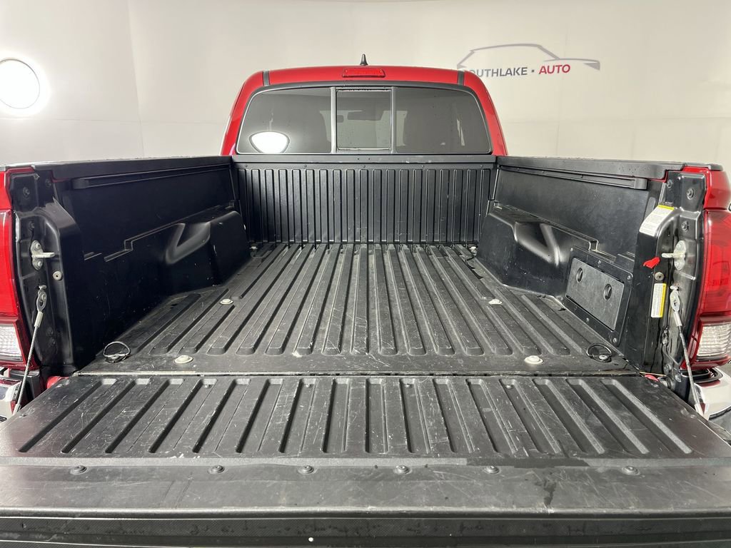 Used 2023 Toyota Tacoma SR5 w/ SR5 Appearance Package RWD image 22