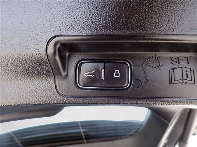 Used 2020 Ford Explorer XLT AWD/4WD image 9
