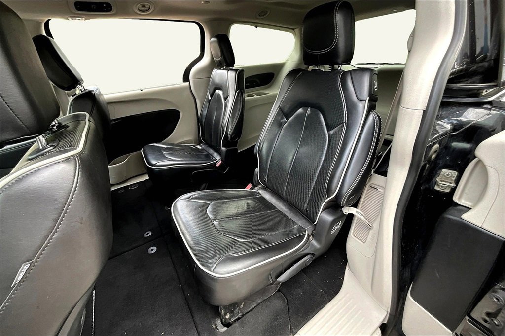 Used 2022 Chrysler Pacifica Limited image 22