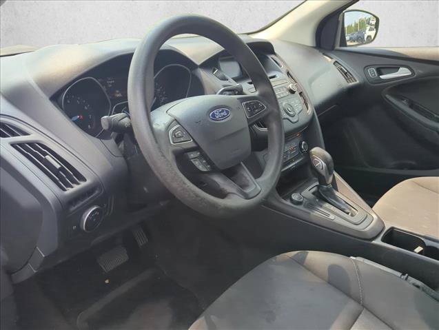 Used 2017 Ford Focus SE FWD image 9