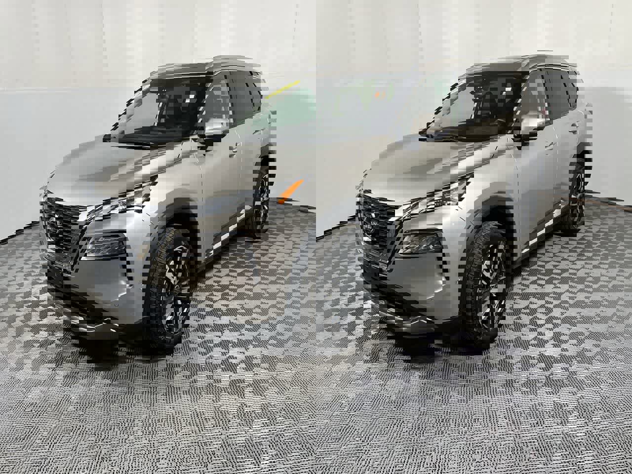 Used 2023 Nissan Rogue SL w/ SL Premium Package image 4