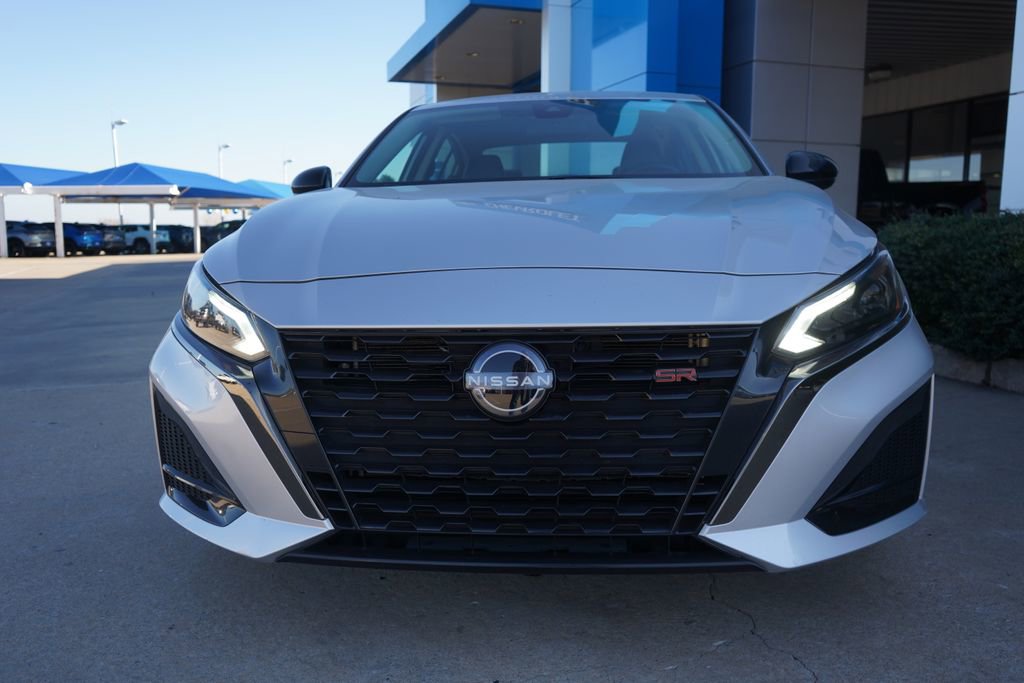 Used 2024 Nissan Altima 2.5 SR image 3