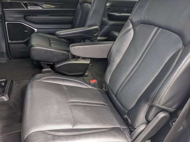 Used 2022 Jeep Wagoneer Series III w/ Premium Group I AWD/4WD image 26