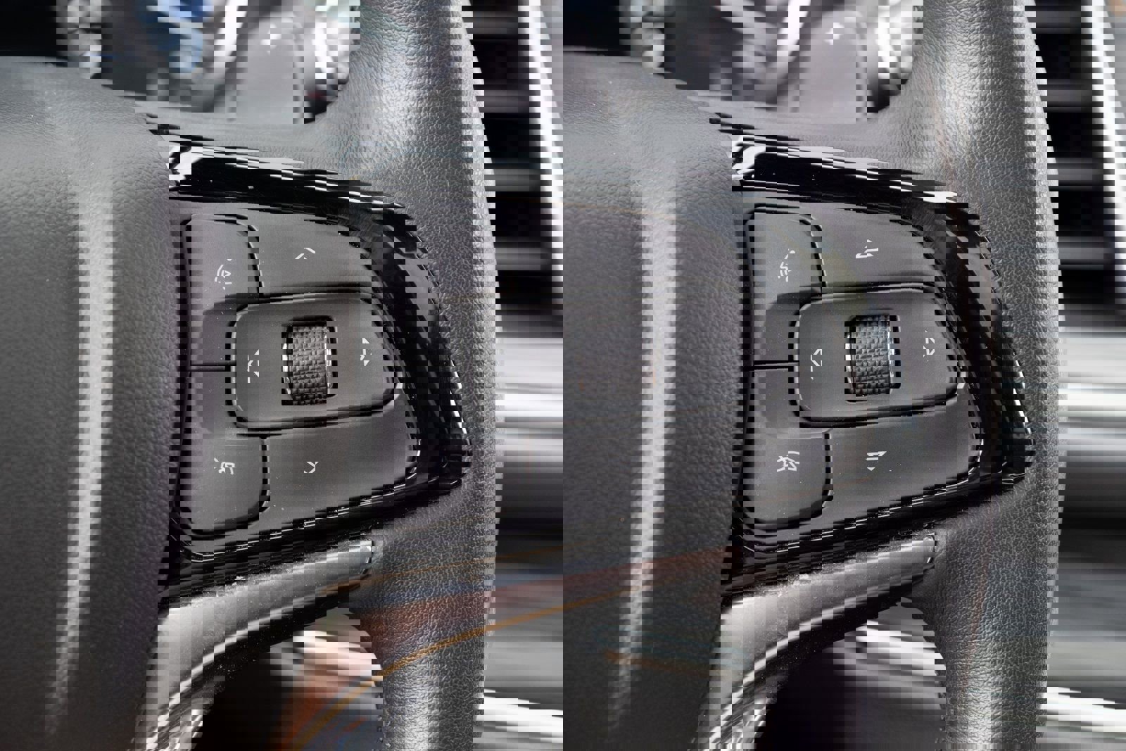 Used 2023 Buick Enclave Premium w/ Experience Buick Package image 9