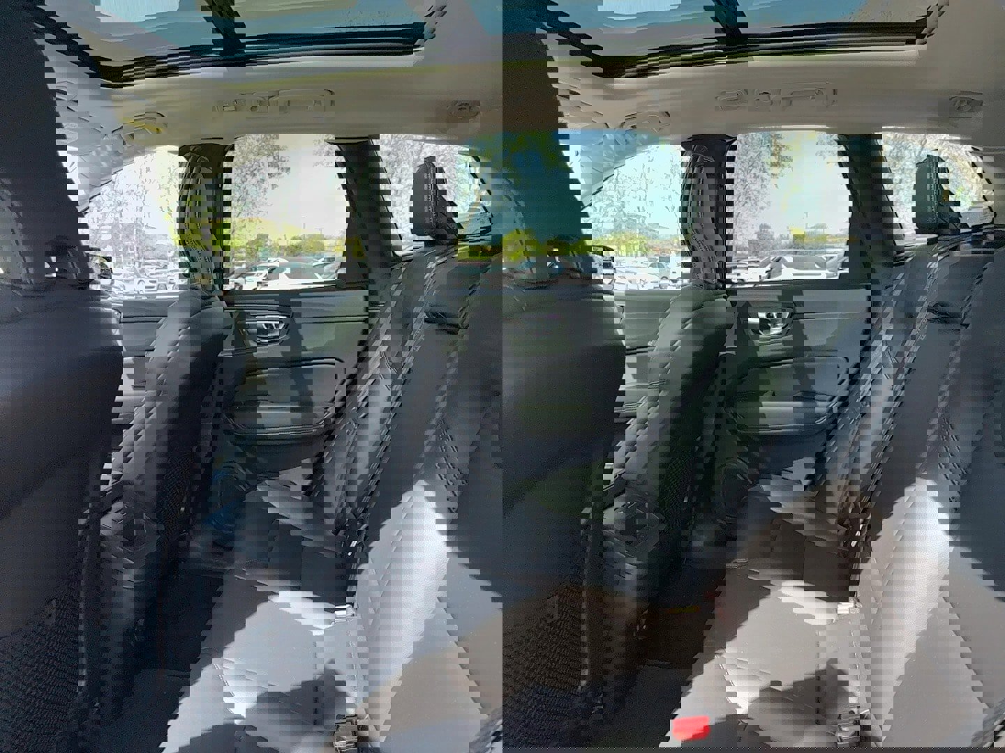 Used 2025 Volvo XC60 B5 Core image 11