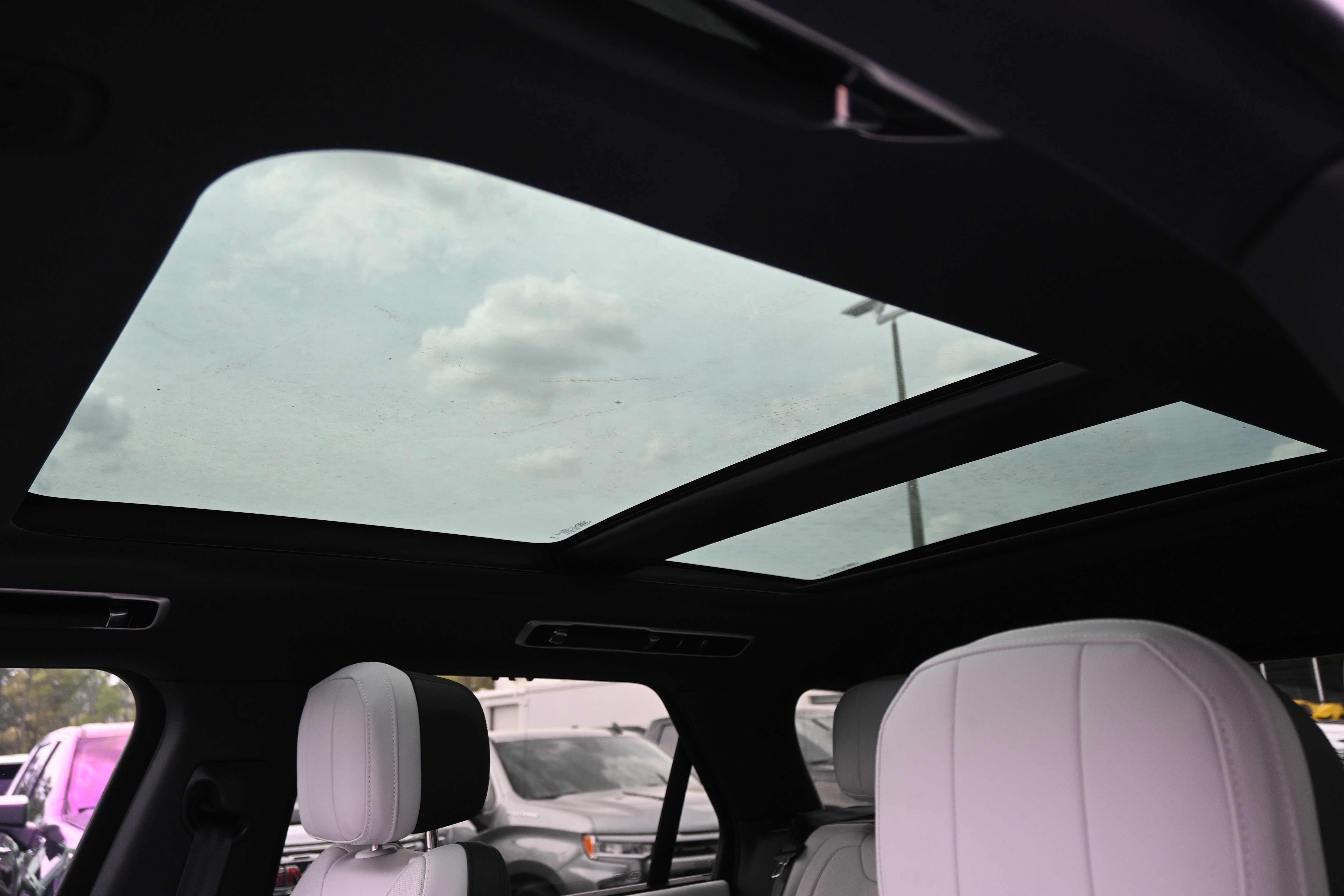 Used 2025 Land Rover Range Rover Sport Dynamic SE image 10