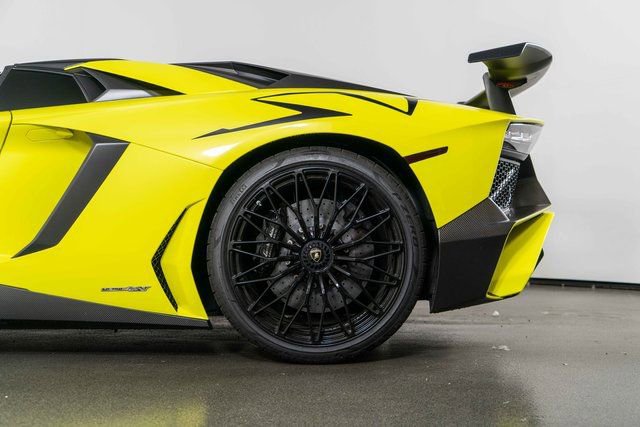 Used 2017 Lamborghini Aventador LP 750-4 Superveloce image 13