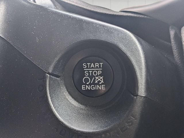 Used 2016 Jeep Renegade Latitude AWD/4WD image 21