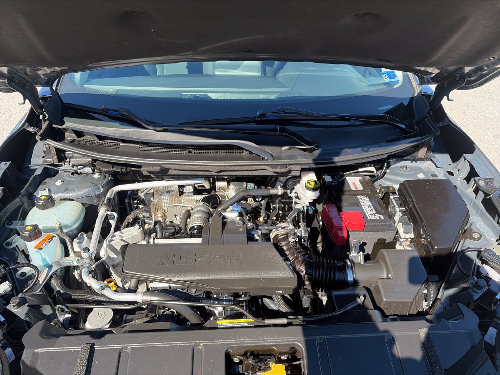 Used 2024 Nissan Rogue S AWD/4WD image 21