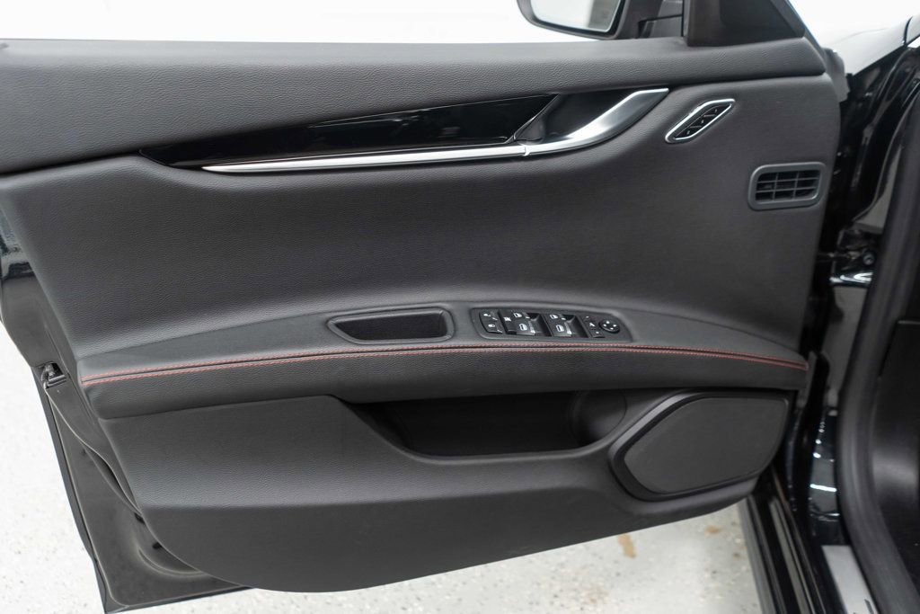 Used 2022 Maserati Ghibli Modena Q4 image 16