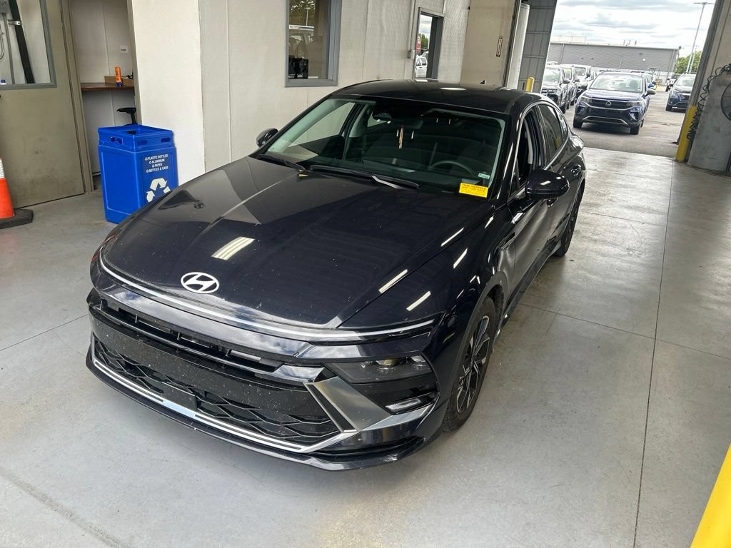 Used 2024 Hyundai Sonata SEL FWD image 2