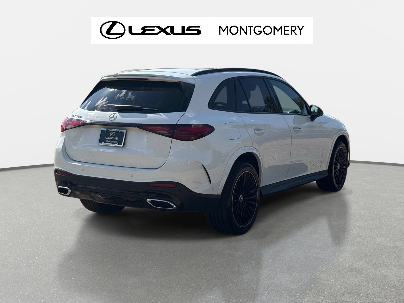 Used 2023 Mercedes-Benz GLC 300 image 3