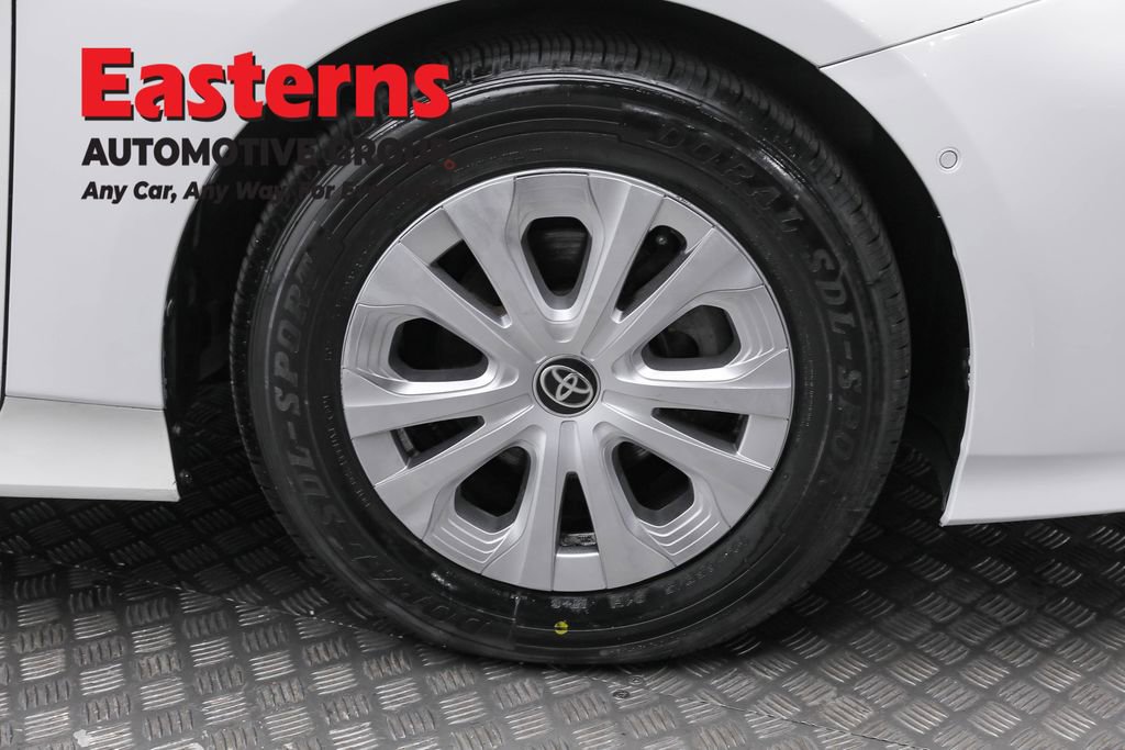 Used 2022 Toyota Prius LE image 29