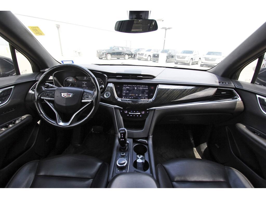 Used 2022 Cadillac XT6 Premium Luxury AWD/4WD image 9