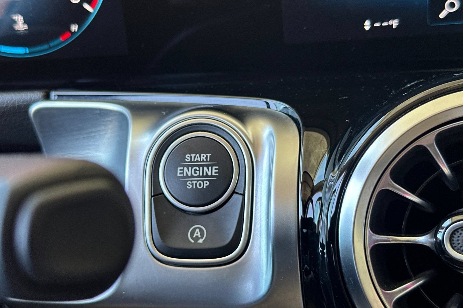 Certified 2023 Mercedes-Benz GLB 250 4MATIC image 28