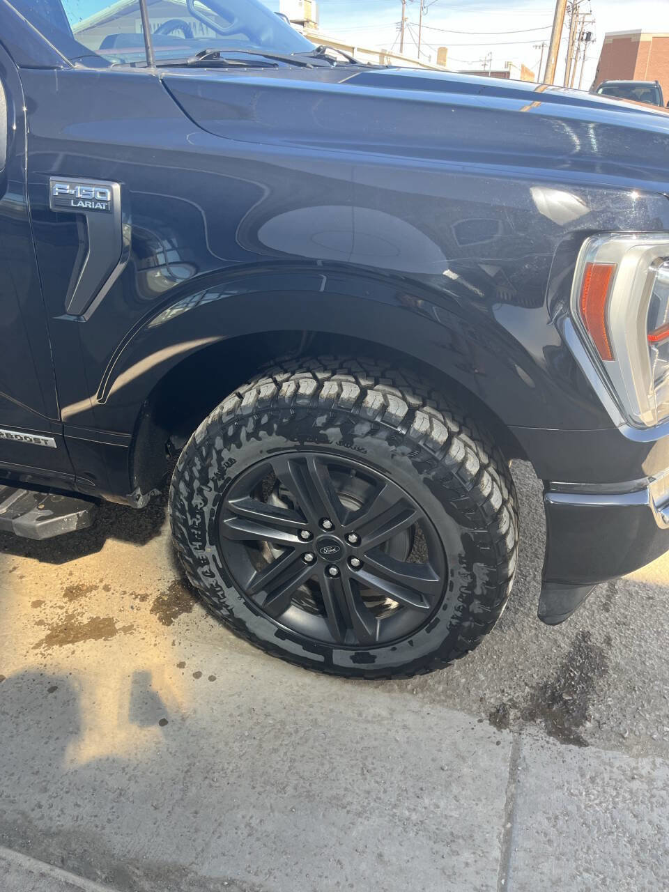 Used 2022 Ford F150 Lariat w/ Equipment Group 502A High image 3