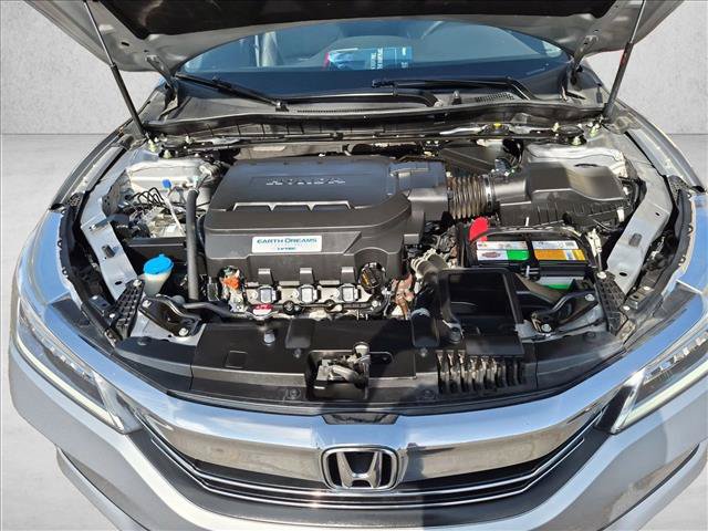 Used 2017 Honda Accord Touring image 22